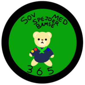 Sov med Spejderbamse 365 spejdermærke